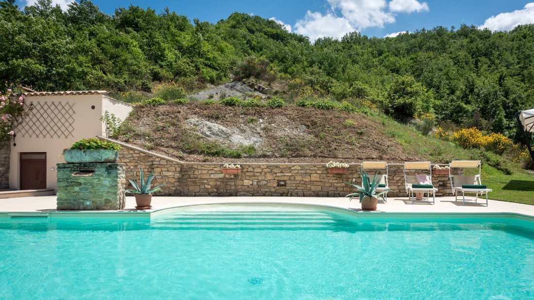 Villa in Apecchio, Marche, Italy 2 - 17848607