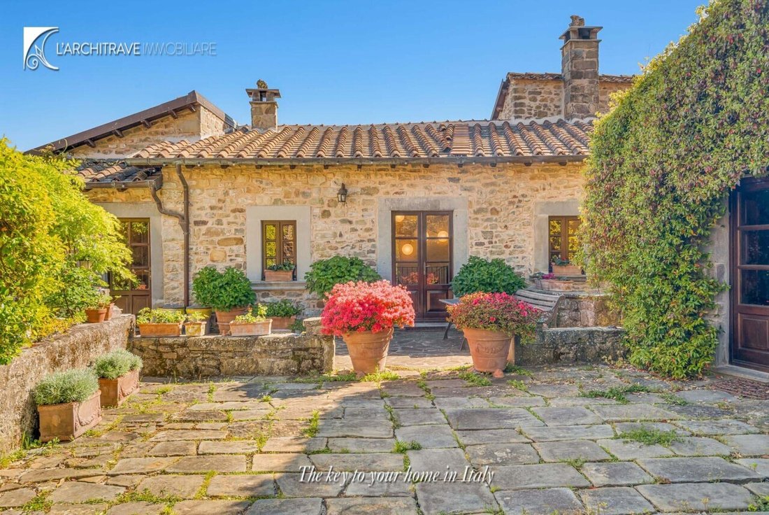 House in Casola in Lunigiana, Tuscany, Italy 1 - 17843946