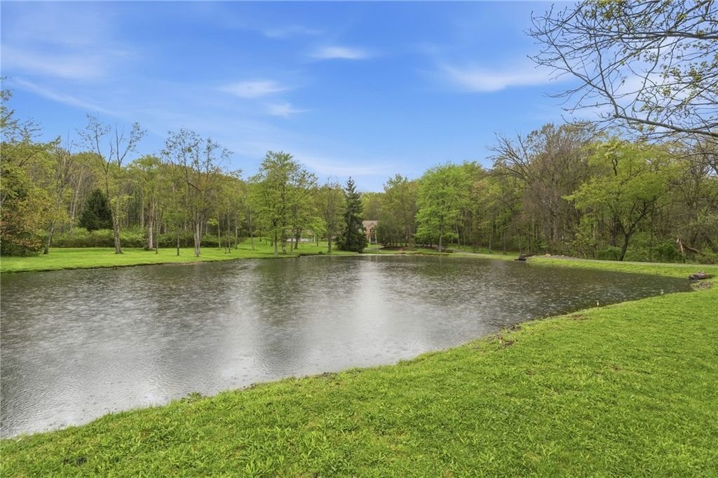 House in Gibsonia, Pennsylvania, United States 3 - 17849032