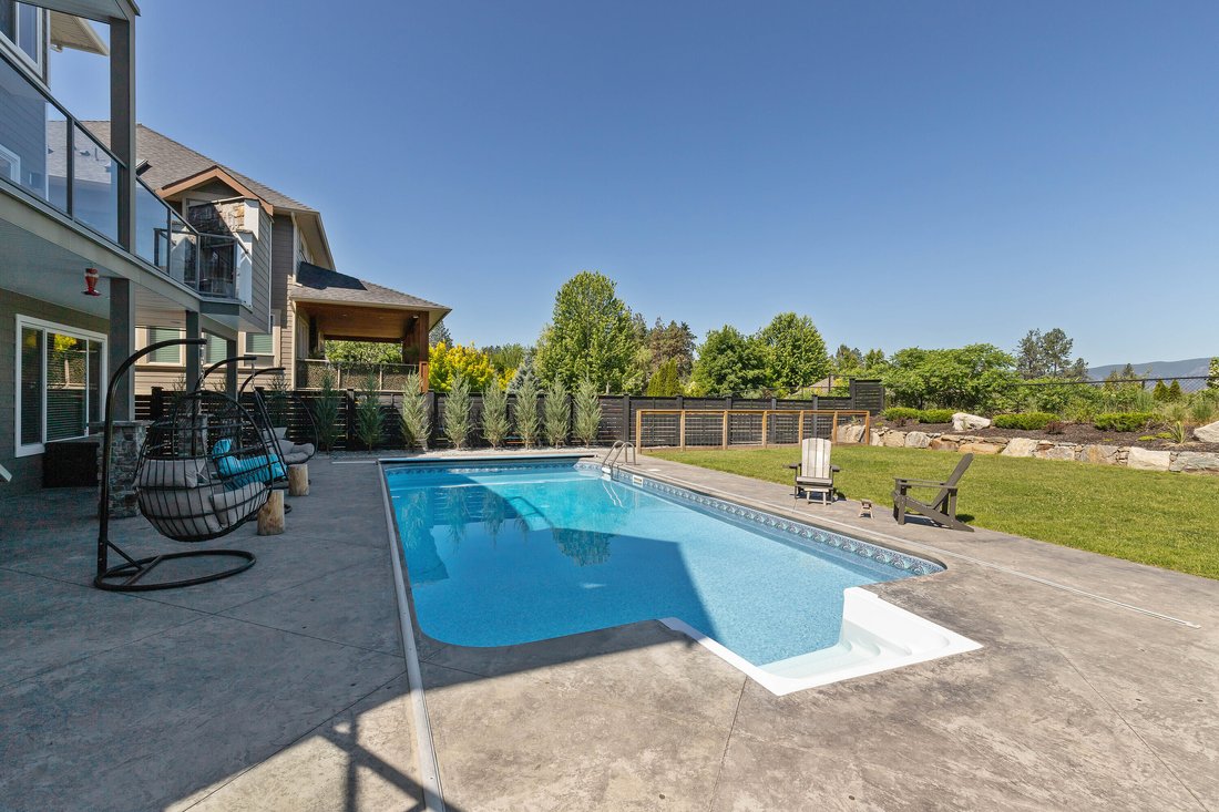 House in Kelowna, British Columbia, Canada 2 - 17845574