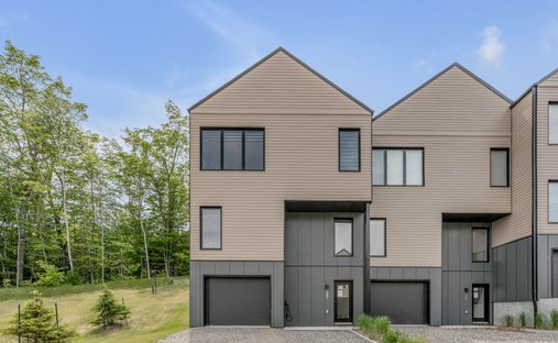 House in Petite-Rivière-Saint-François, Quebec, Canada 1