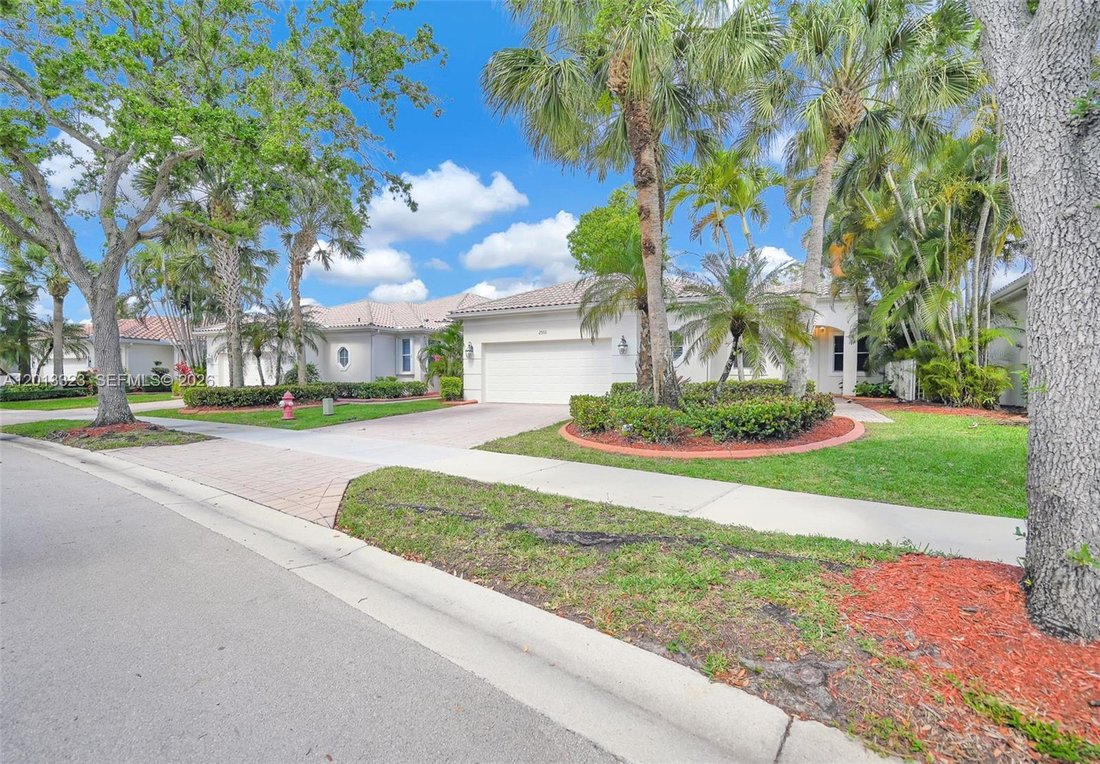 House in Weston, Florida, United States 1 - 17843952