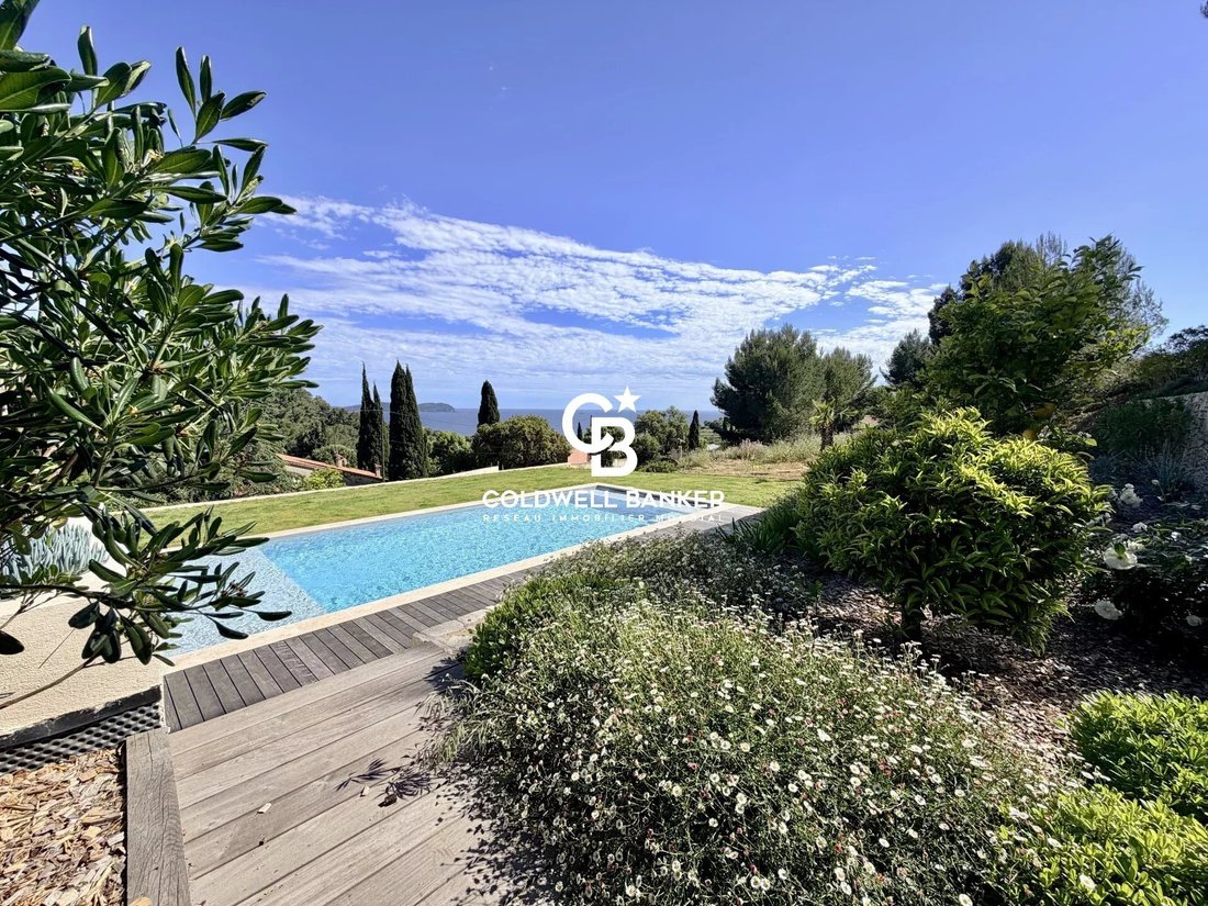 Villa in Carqueiranne, Provence-Alpes-Côte d'Azur, France 3 - 16964384