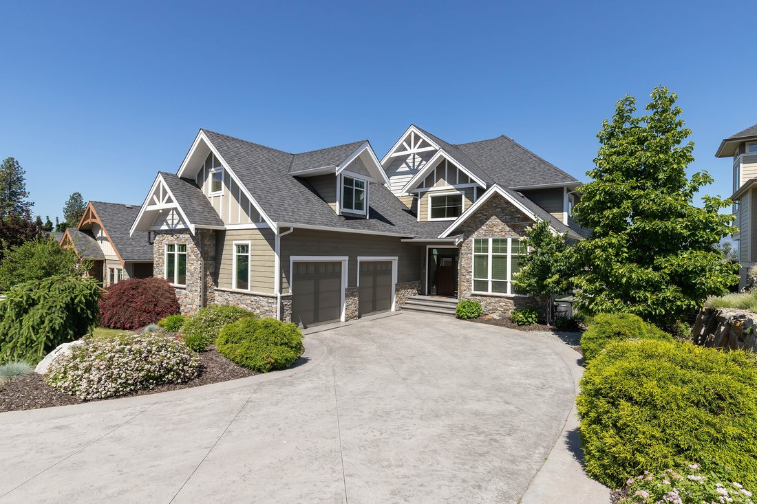 House in Kelowna, British Columbia, Canada 1 - 17845574