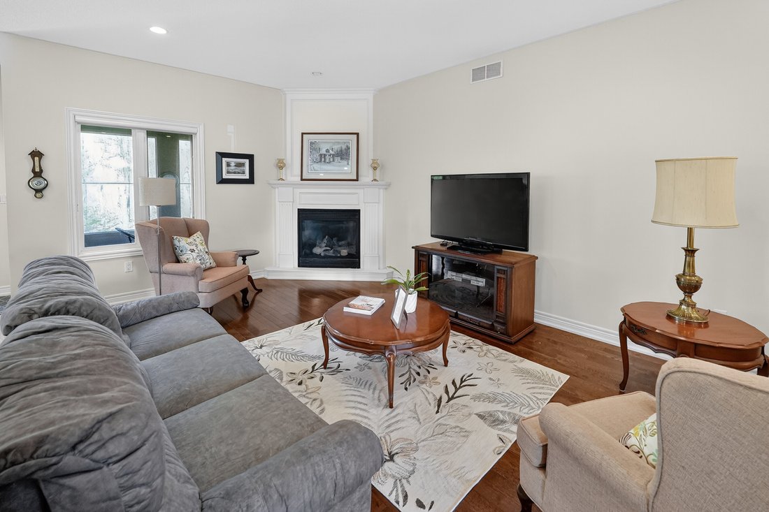 House in Welland, Ontario, Canada 4 - 17843494