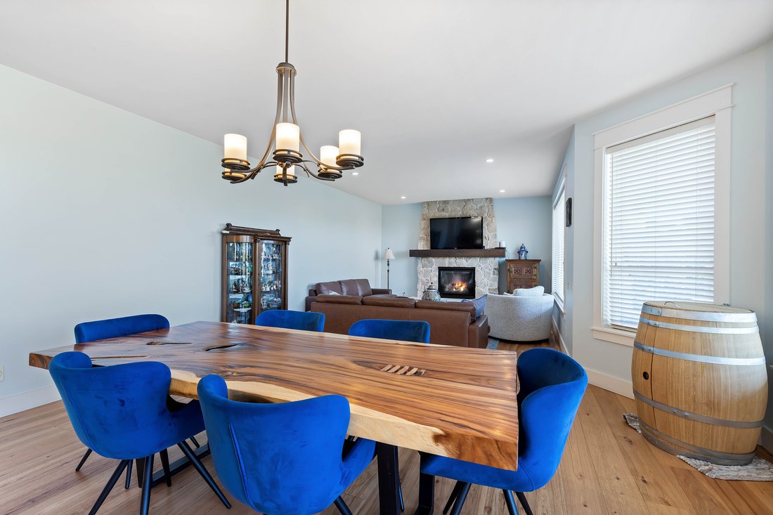 House in Kelowna, British Columbia, Canada 4 - 17845574