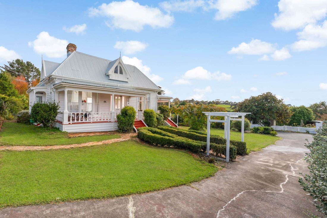House in Taupaki, Auckland, New Zealand 3 - 17849149
