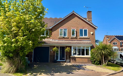 House in Monkton Heathfield, England 1