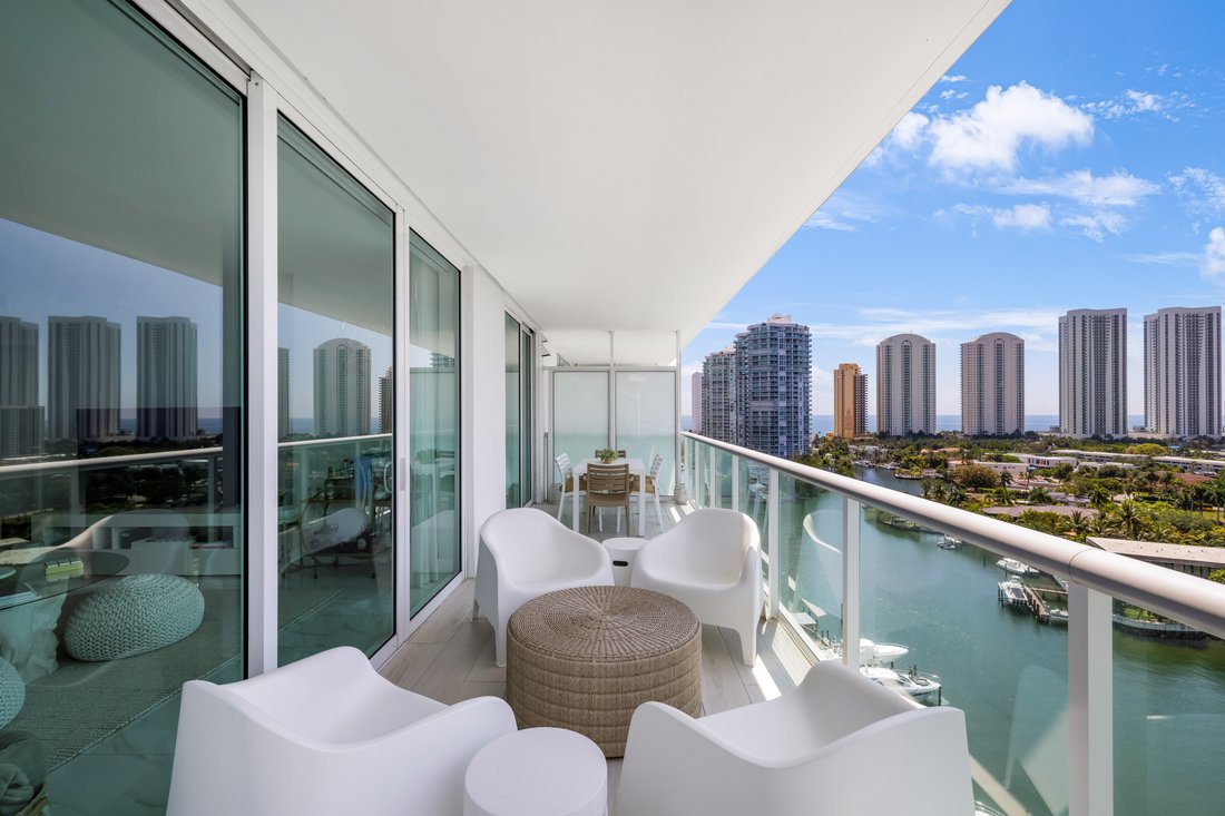 Condo in Sunny Isles Beach, Florida, United States 1 - 17843502