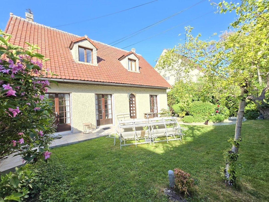 House in Les Lilas, Ile-de-France, France 2 - 17849013