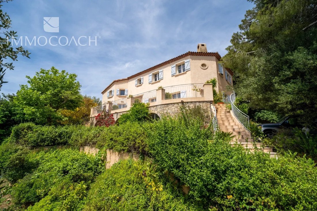 Villa in Carqueiranne, Provence-Alpes-Côte d'Azur, France 3 - 17843725