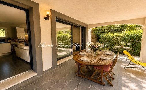 Appartamento a Ville-Les Saquedes-Le Bouillonnet, Sainte-Maxime, Francia 1