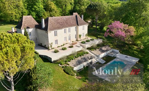 Castle in Montcuq-en-Quercy-Blanc, Occitania, France 1