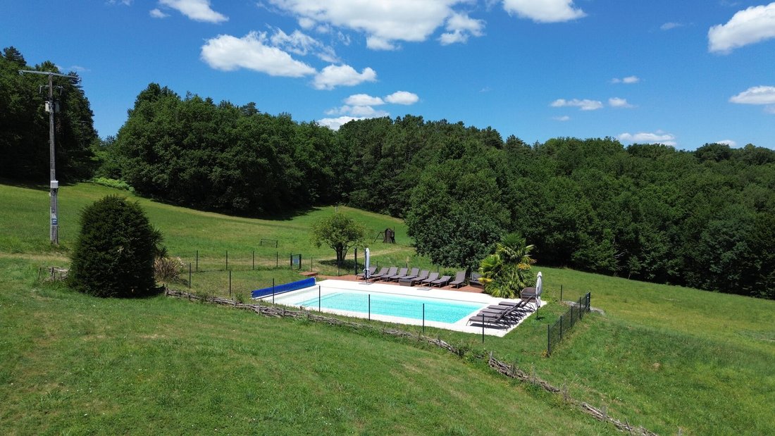 Estate in Vezac, Nouvelle-Aquitaine, France 4 - 17844472