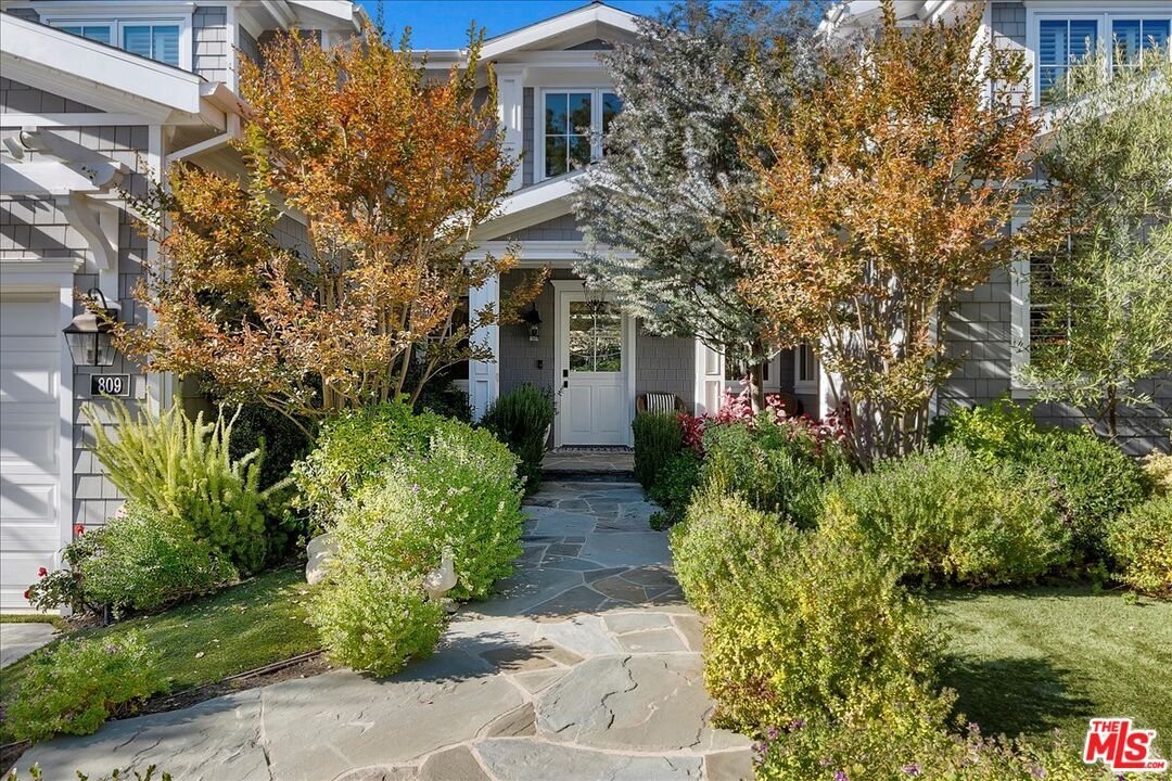 Los Angeles, California, United States 5 - 17844760