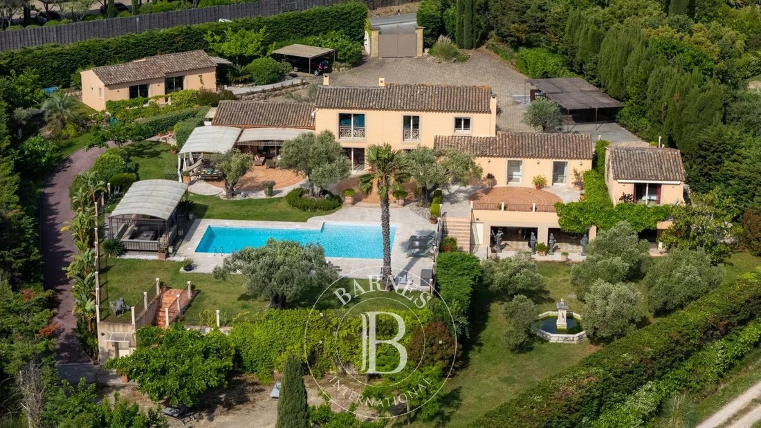 House in Zone Est Diffuse, Saint-Tropez, France 1 - 17845022