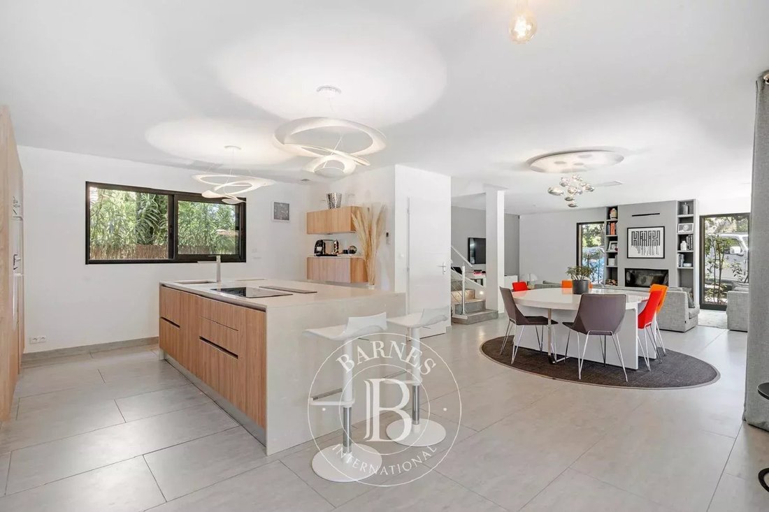 House in Zone Est Diffuse, Saint-Tropez, France 5 - 17845020