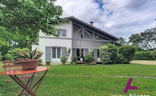 House in Bourg-Croix d'Hins, Cestas, France 1