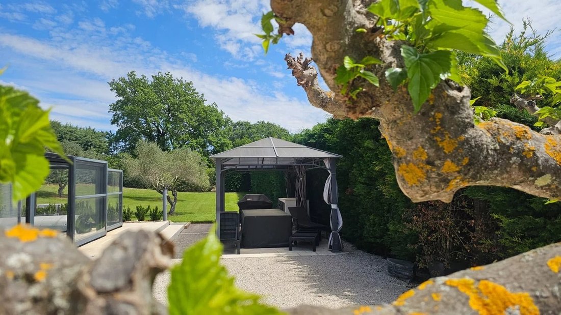 Estate in Lambesc, Provence-Alpes-Côte d'Azur, France 5 - 17845897