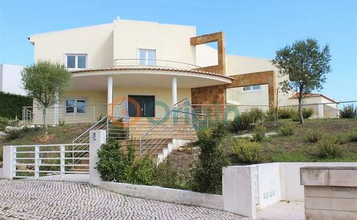 House in Belas, Lisbon, Portugal 1