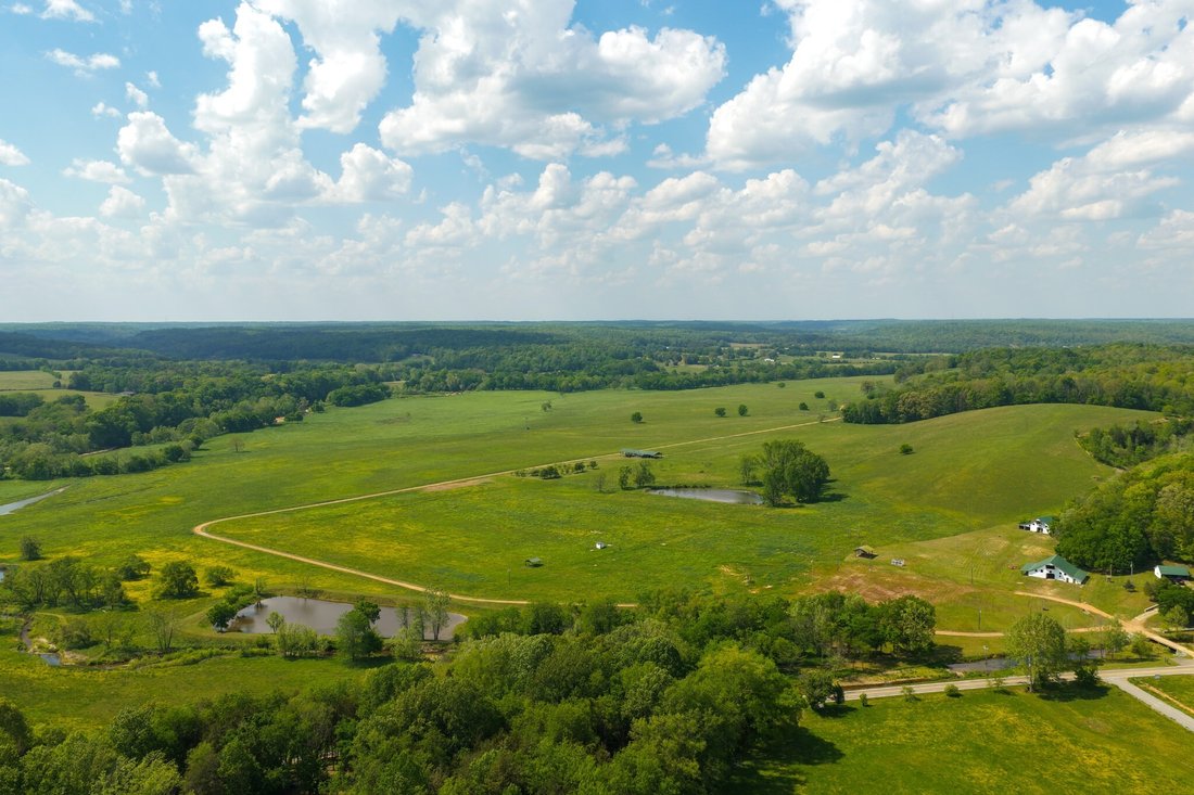 House in Nunnelly, Tennessee, United States 3 - 17781581