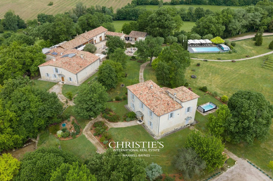 Estate in Saint-Clar, Occitania, France 3 - 17772313