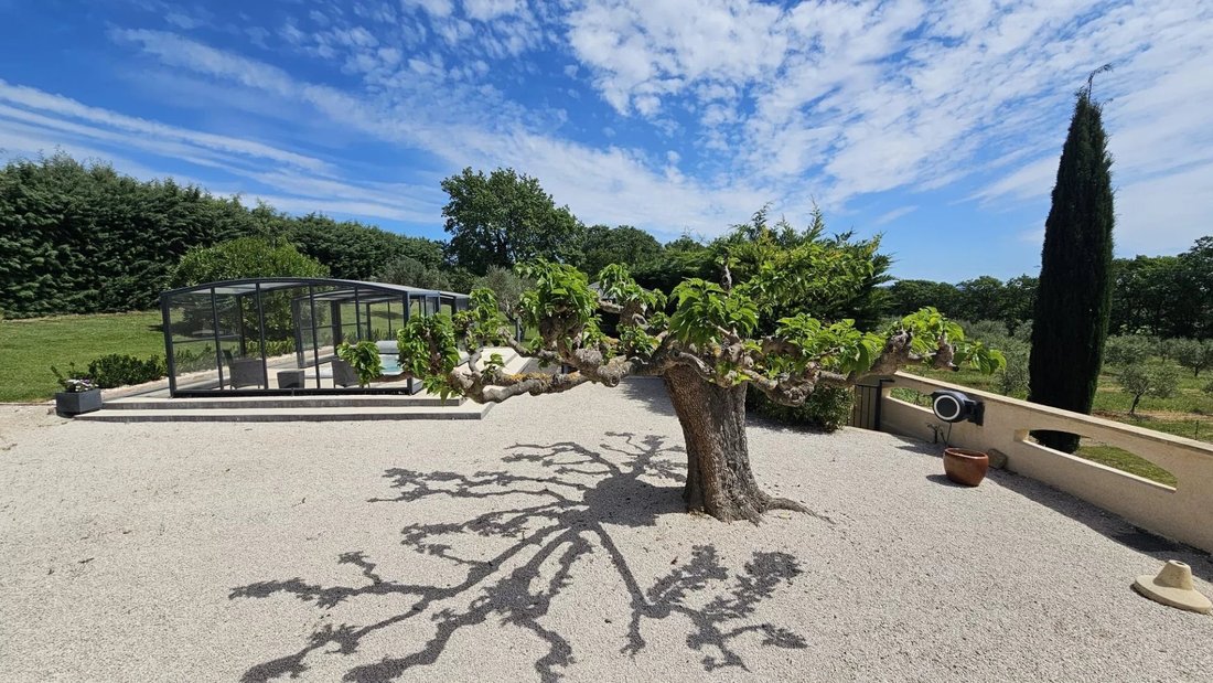 Estate in Lambesc, Provence-Alpes-Côte d'Azur, France 2 - 17845897