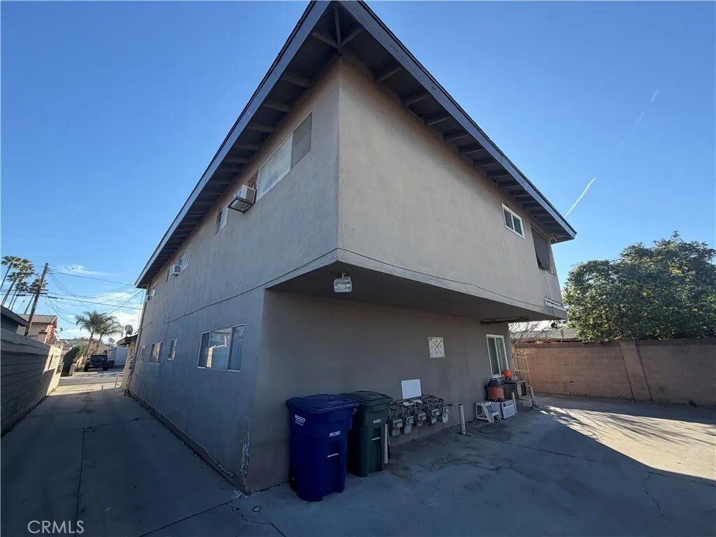 Buena Park, California, United States 5 - 17395985