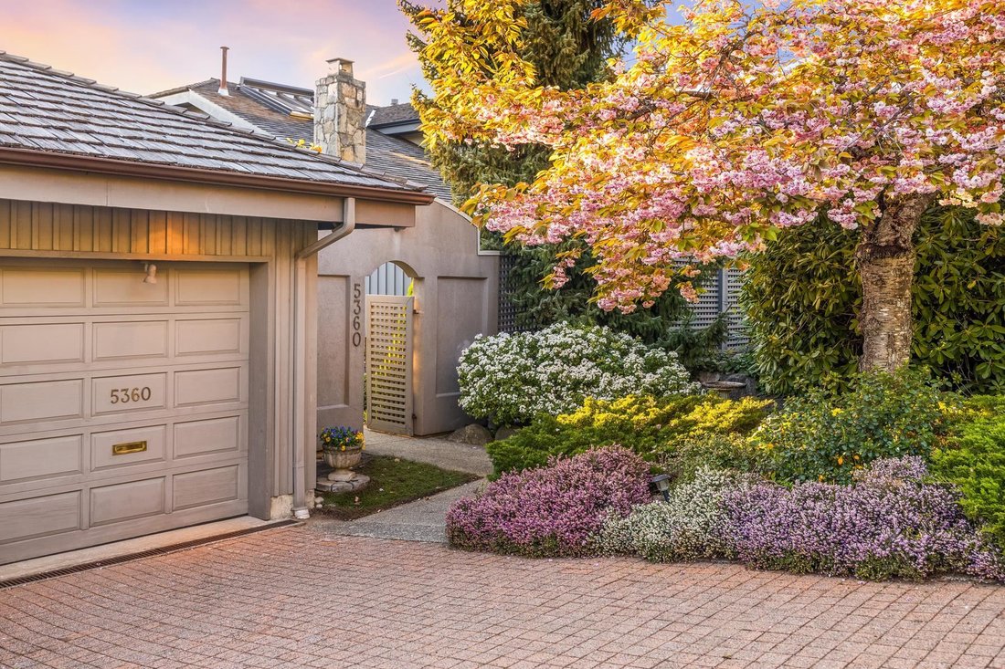 House in West Vancouver, British Columbia, Canada 5 - 17847658