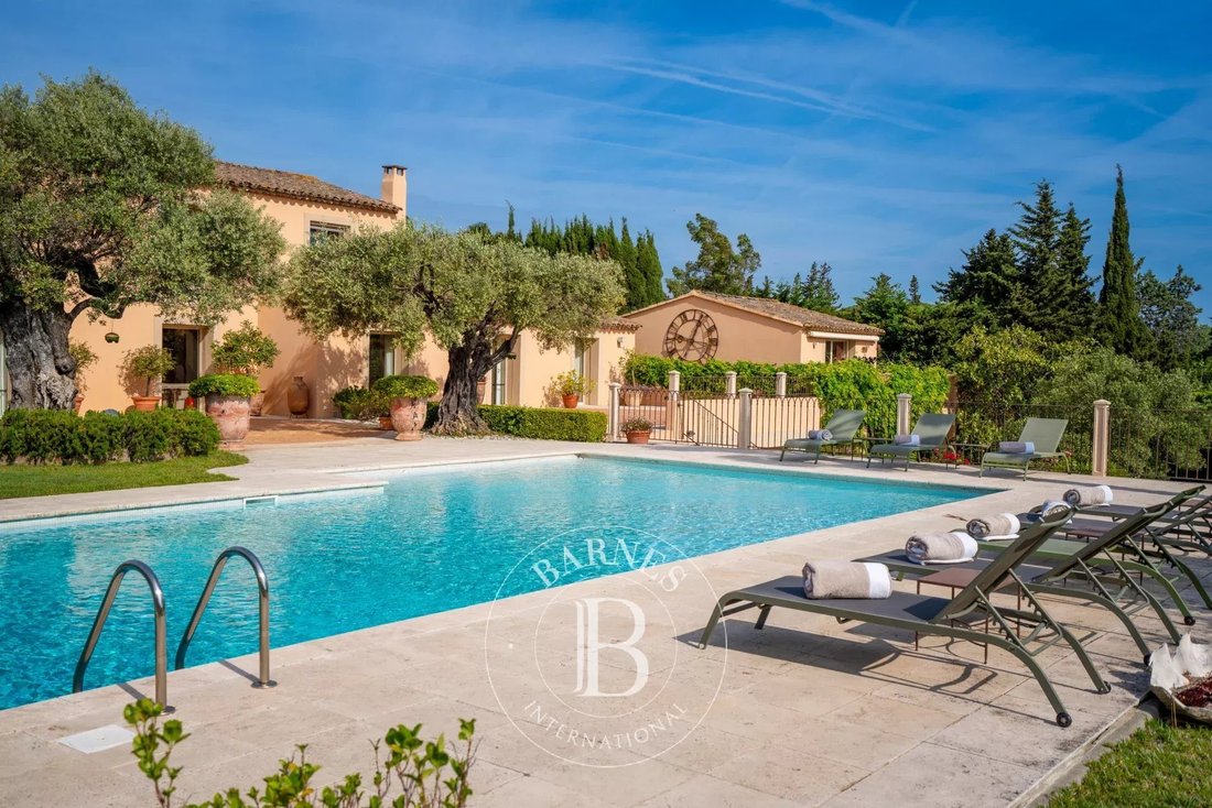 House in Zone Est Diffuse, Saint-Tropez, France 2 - 17845022