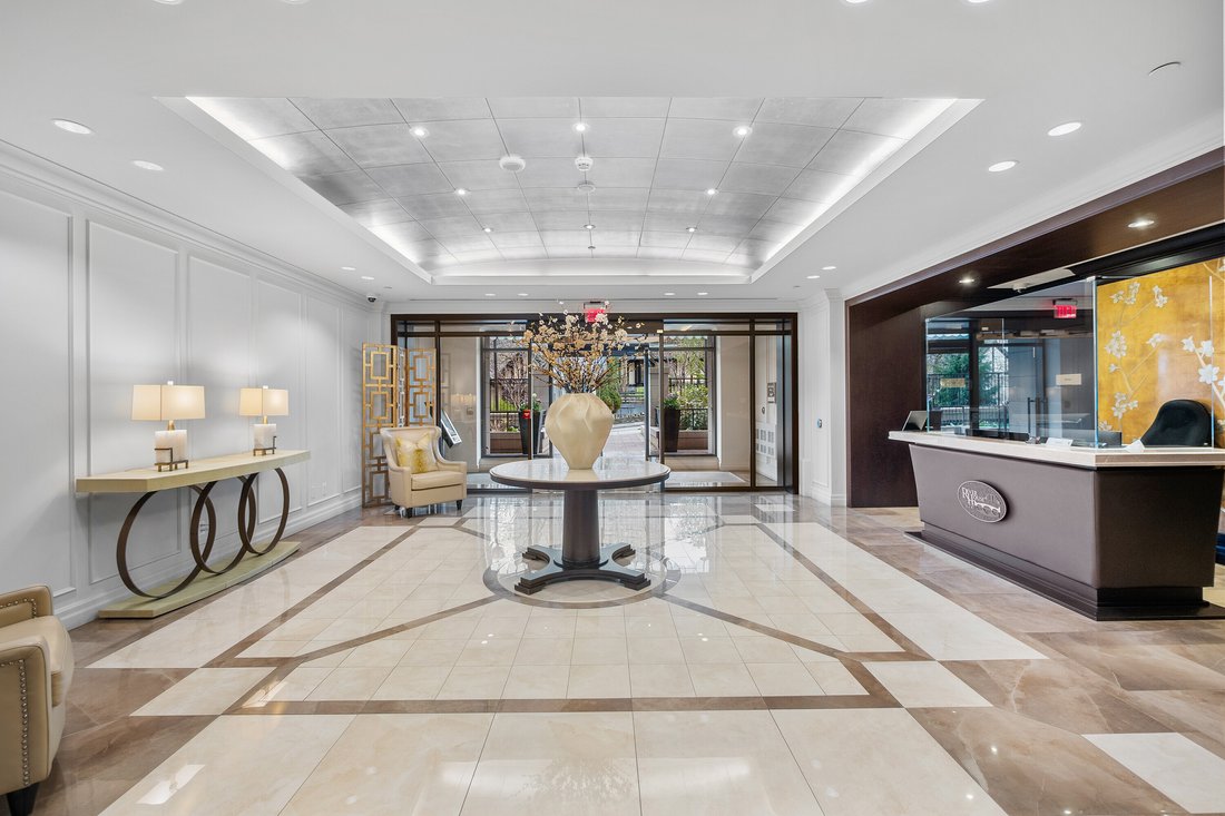 Condo in Toronto, Ontario, Canada 4 - 17847992