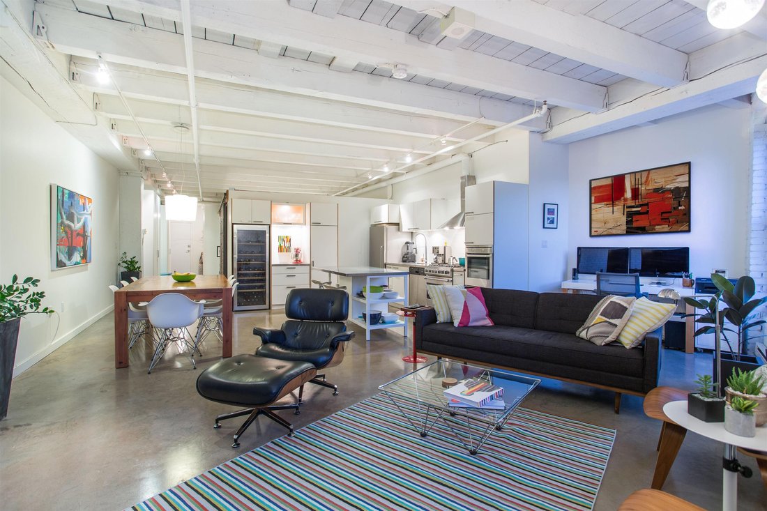 Condo in Vancouver, Canada 3 - 17847664