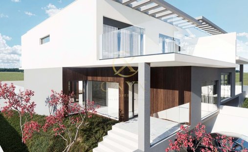 Townhouse in Santa Maria, Sao Pedro e Matacaes, Lisbon, Portugal 1