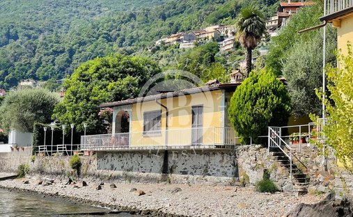 Villa in Acquaseria, Lombardy, Italy 1