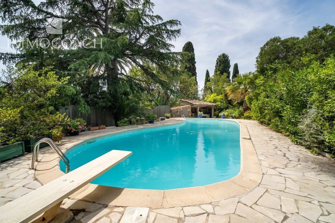 Villa in Carqueiranne, Provence-Alpes-Côte d'Azur, France 5 - 17843725