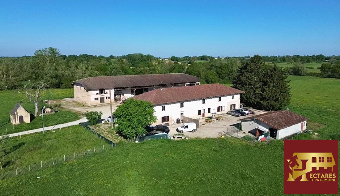 Villa in Jayat, Auvergne-Rhône-Alpes, France 3 - 17844795