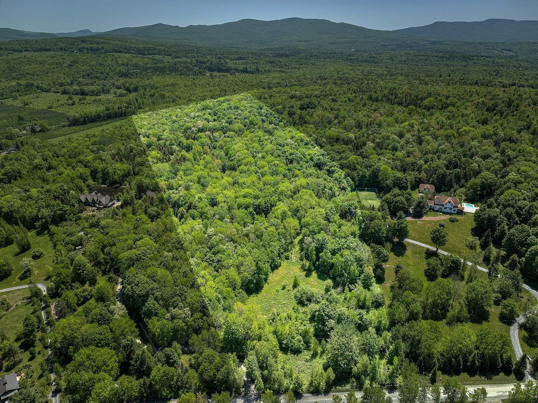 Land in Lac-Brome, Quebec, Canada 1 - 17847638