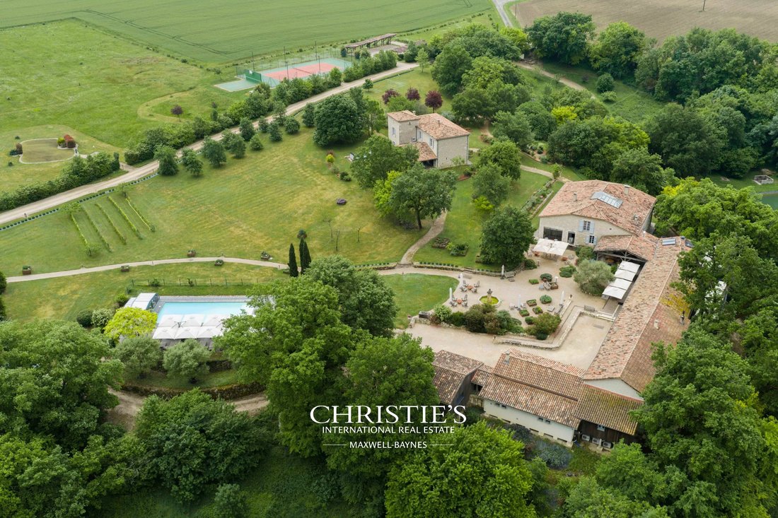 Estate in Saint-Clar, Occitania, France 2 - 17772313