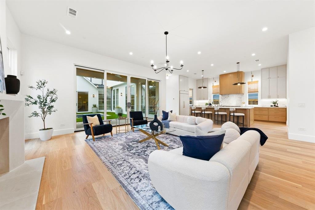 House in Dallas, Texas, United States 5 - 17847372