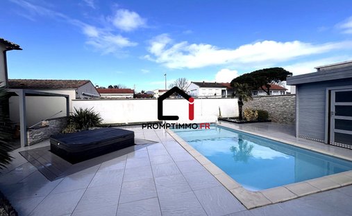House in Vaux-sur-Mer, Nouvelle-Aquitaine, France 1
