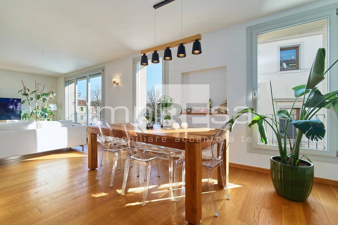 Apartment in Cathedral - Piazza dei Signori, Treviso, Italy 2 - 17848577
