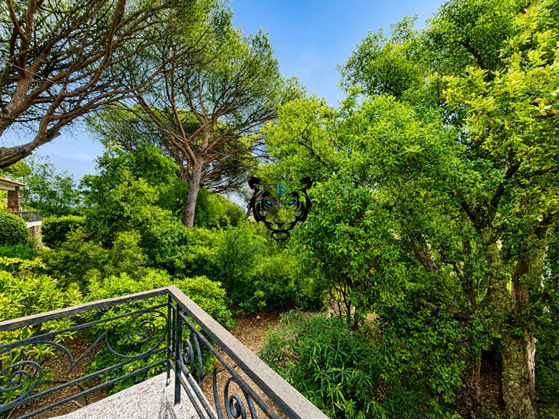 Maison à Ecarts, Roquebrune-sur-Argens, France 5 - 17844460