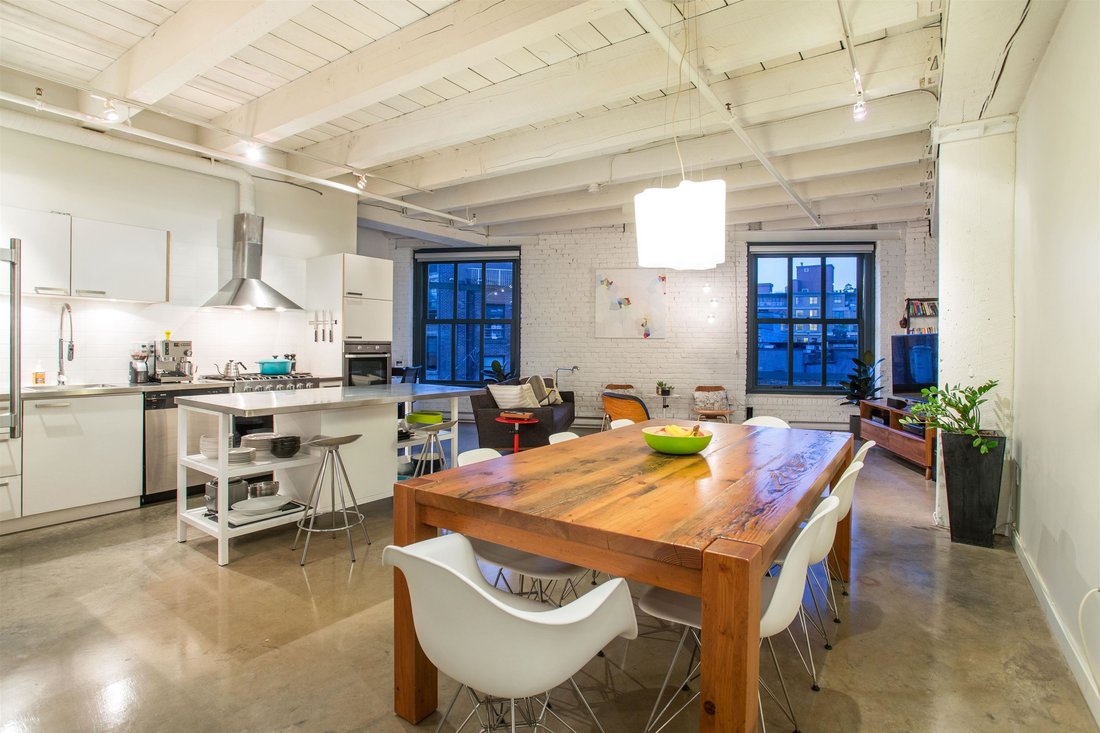 Condo in Vancouver, Canada 1 - 17847664