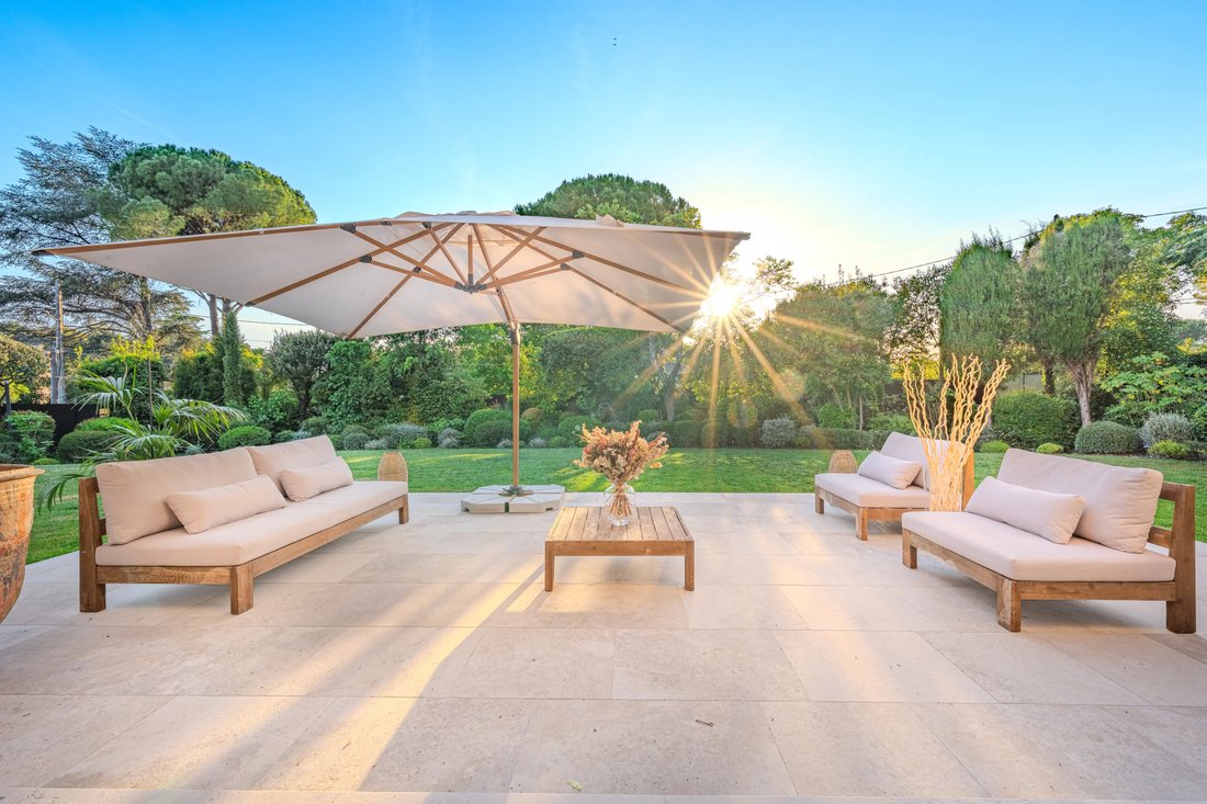 Estate in Mougins, Provence-Alpes-Côte d'Azur, France 2 - 17845093