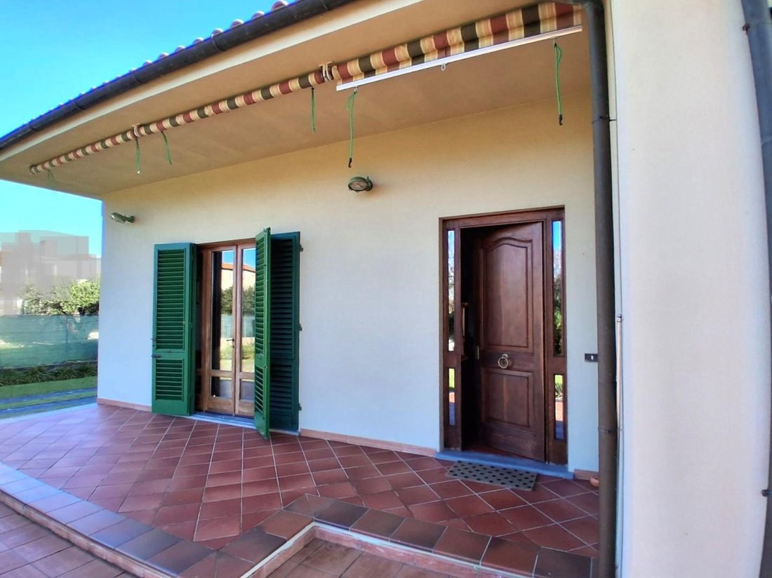 Villa in Lunata, Capannori, Tuscany 2 - 17846742
