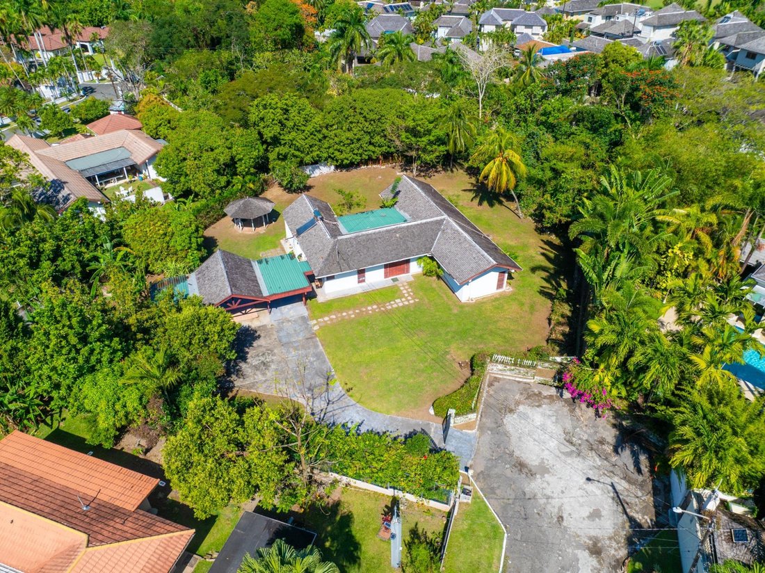 Land in Kingston 8, Jamaica 2 - 17849068