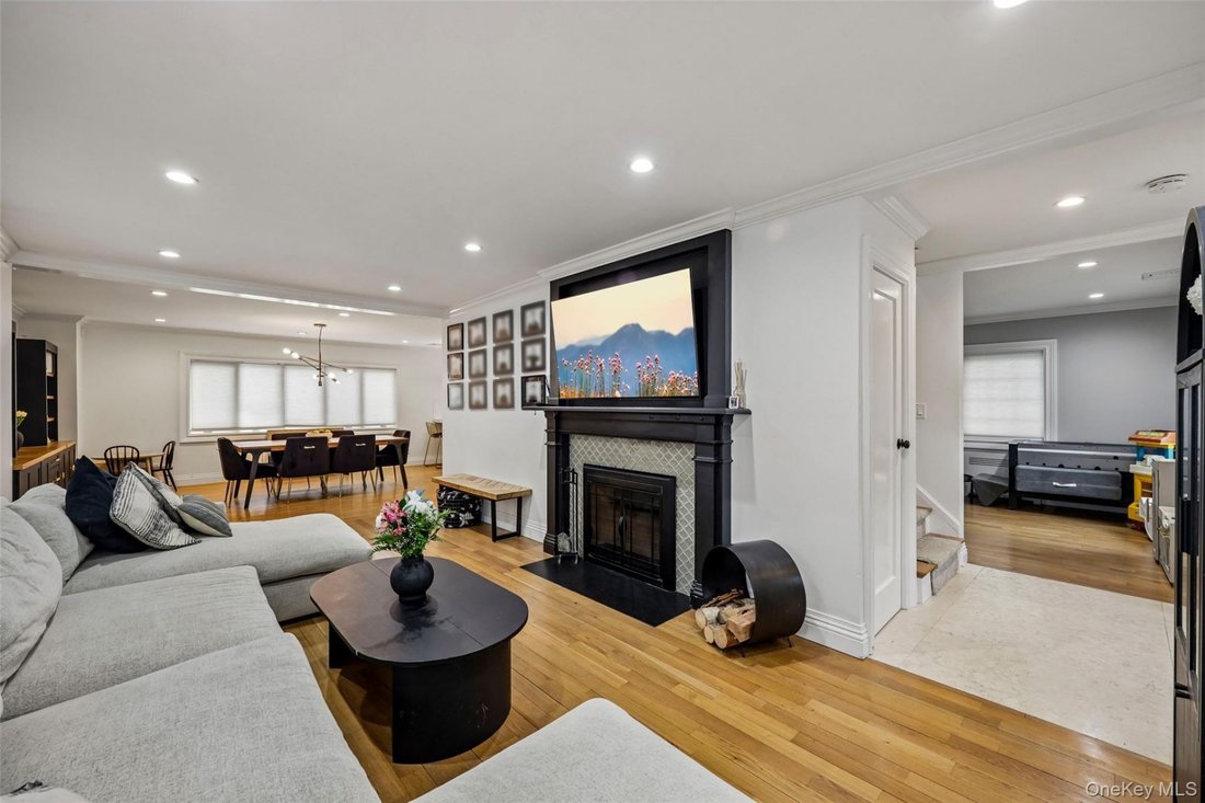 House in Mineola, New York, United States 4 - 17848685