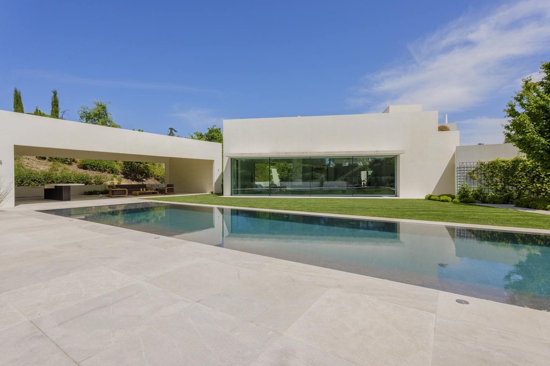 Villa in Pozuelo de Alarcon, Comunidad de Madrid, Spain 2 - 17847082