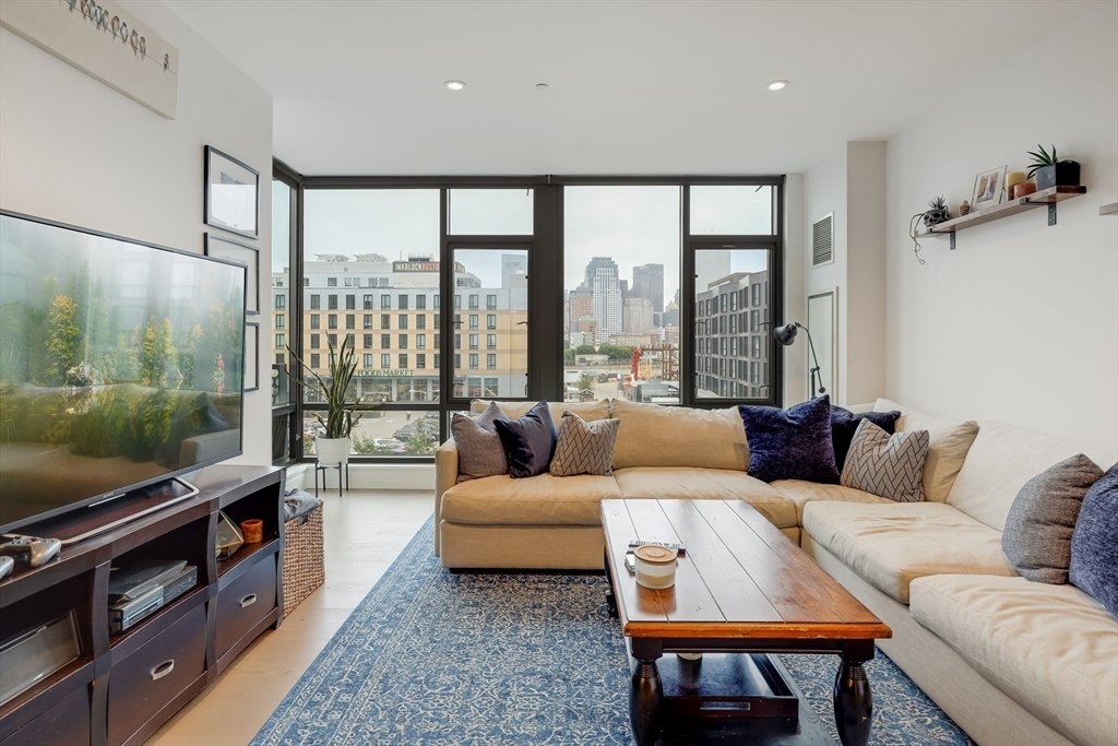 Condo in Boston, Massachusetts, United States 2 - 17844647