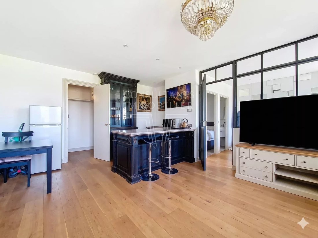 Apartment in Triangle d'Or, Paris 8e Arrondissement, Paris 2 - 17845159